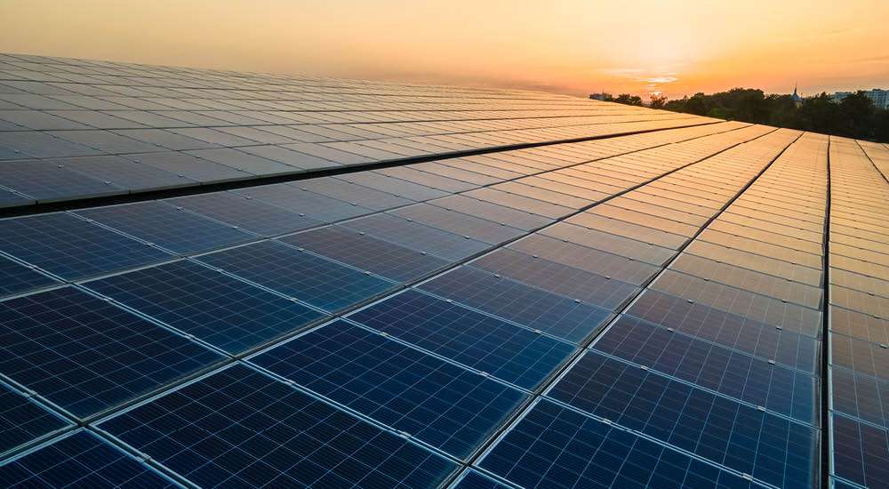 découvrez comment les panneaux photovoltaïques transforment l'énergie solaire en électricité renouvelable, contribuant ainsi à la transition énergétique. apprenez les avantages écologiques et économiques de cette technologie innovante.
