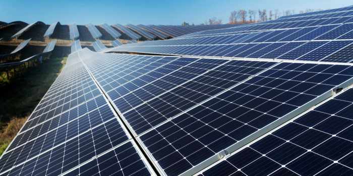 découvrez tout ce qu'il faut savoir sur la tva appliquée aux panneaux photovoltaïques. informez-vous sur les taux de tva, les exonérations possibles et les démarches à suivre pour bénéficier d'un avantage fiscal lors de l'installation de votre système solaire.