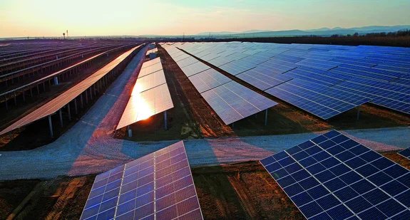 découvrez nos solutions innovantes pour la modernisation de l'éclairage et l'installation de panneaux solaires, alliant efficacité énergétique et respect de l'environnement.