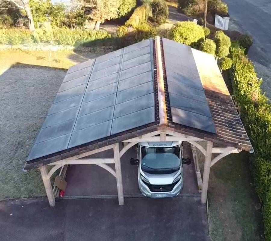 dordogne : installation de 1 000 panneaux solaires par suturex et renodex pour promouvoir l'énergie renouvelable et durable dans la région.