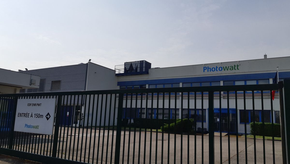un expert chinois est envisagé pour reprendre photowatt à bourgoin-jallieu, marquant une étape importante dans le développement industriel local et les relations économiques internationales.