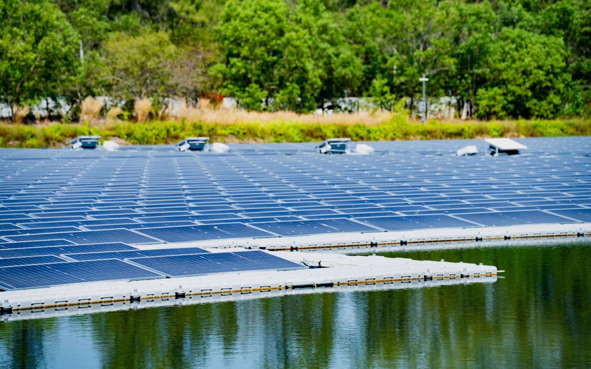 kfw finance une nouvelle usine solaire au ghana, renforçant les énergies renouvelables et soutenant le développement durable dans la région.
