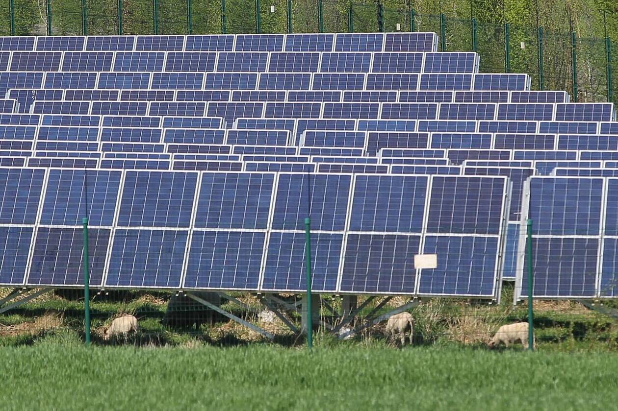 découvrez les enjeux du photovoltaïque en france et pourquoi un appel à la prudence est nécessaire pour un développement durable et responsable.