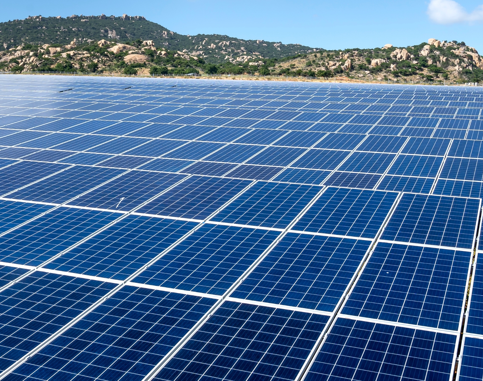 découvrez le record historique en france avec 9 gw d'installation solaire annuelle, une étape majeure pour les énergies renouvelables et la transition énergétique.