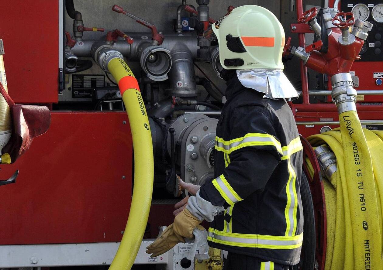 intervention rapide des pompiers à baldenheim pour éteindre un feu sur une toiture solaire, assurant la sécurité et limitant les dégâts.
