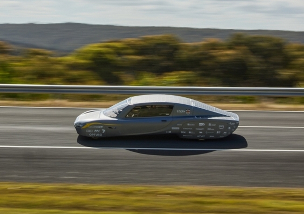 découvrez notre véhicule solaire innovant alliant performance écologique et technologie avancée pour une mobilité durable et respectueuse de l'environnement.
